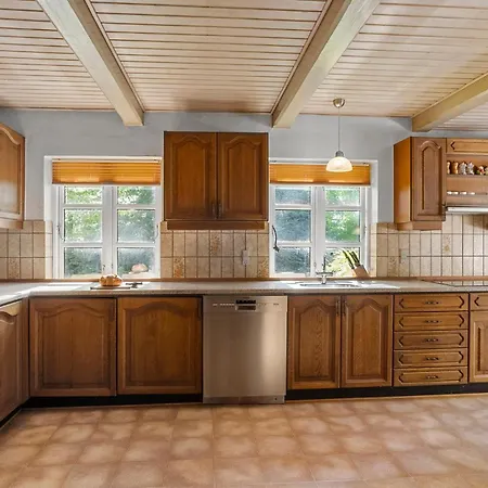 Apartment 2 Bedroom Awesome In