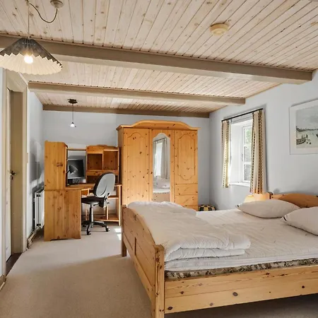 2 Bedroom Awesome In *